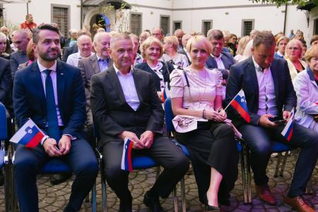 Župan Matej Slapar ob dnevu državnosti »Ko narod stoji odločno, z vero v svoje vrednote in pravice, postane nepremagljiv.«  (10)